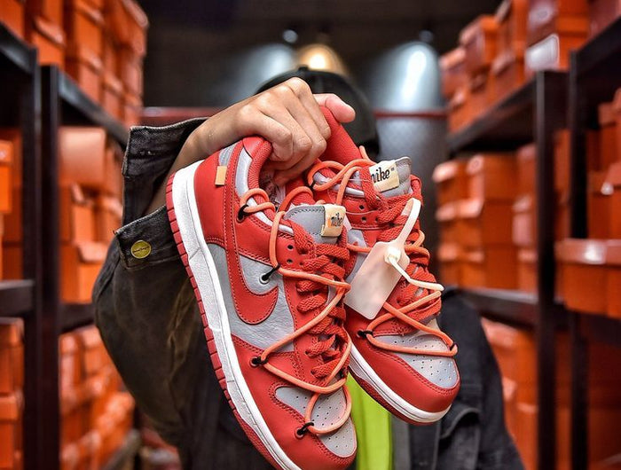 <h3>Nike Off-White Dunk Low University Red</h3>